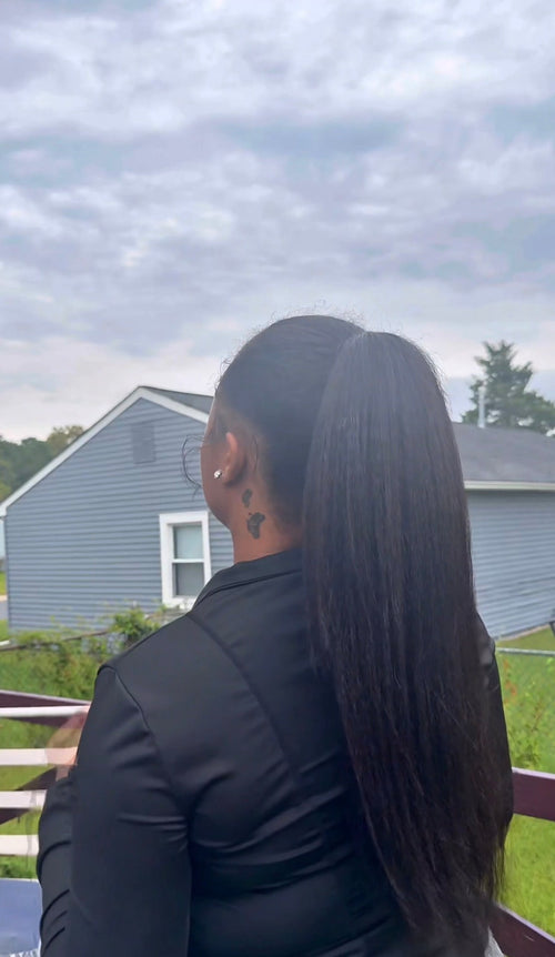 ISEE Hair 24” Kinky Straight NEVER WORN |