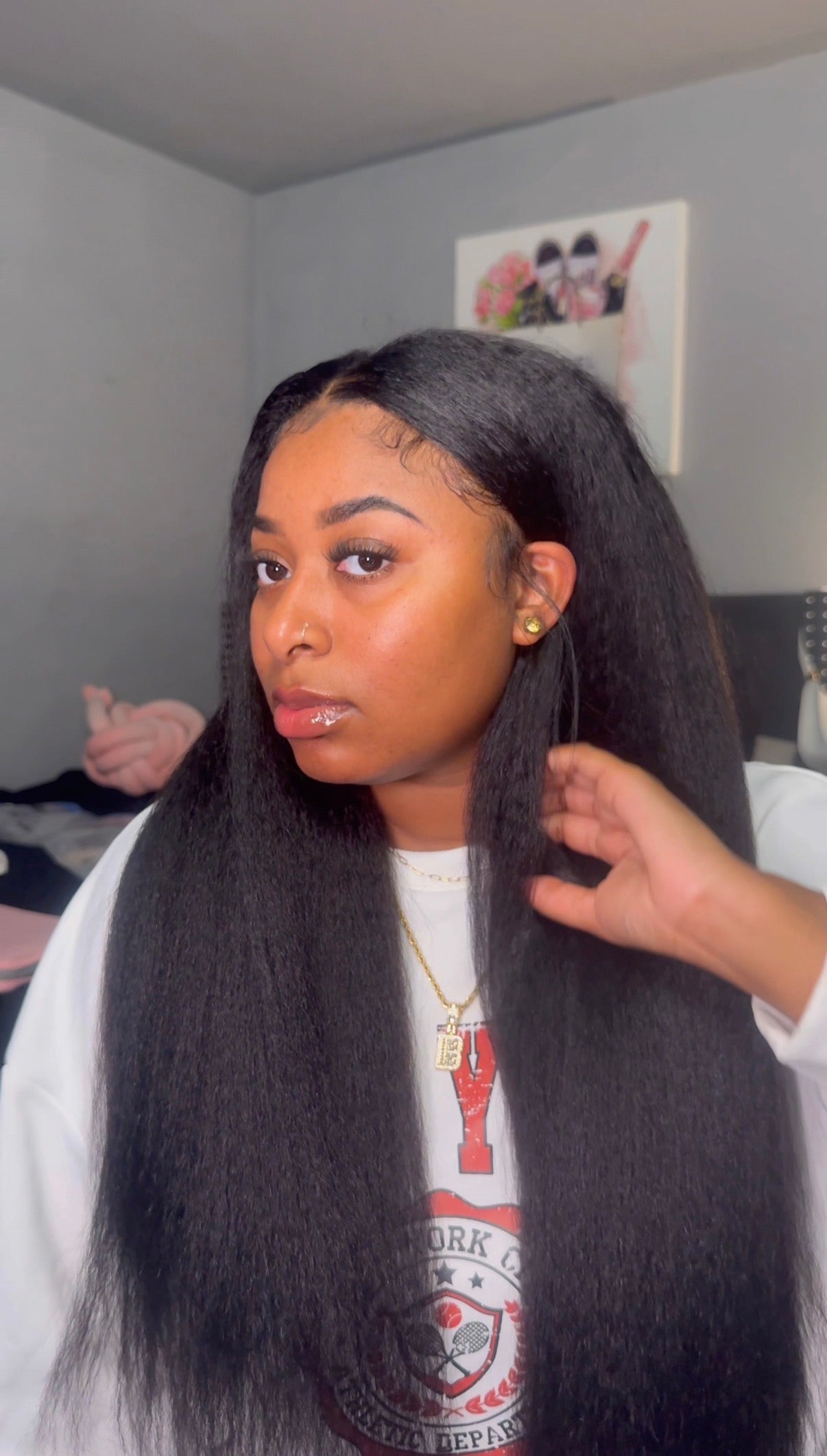 UNice 24” Kinky Straight V Part Wig – 180% Density | Luxe Rewear