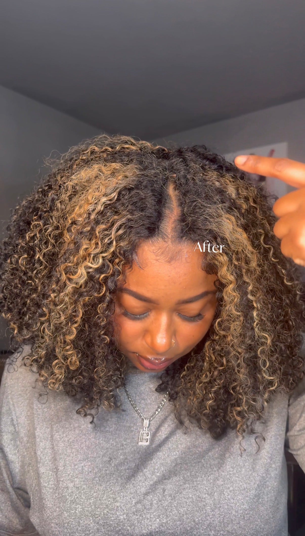 QVR 20” Highlight #1B/30 Kinky Curly V-Part Wig – Beginner Friendly | Luxe Rewear